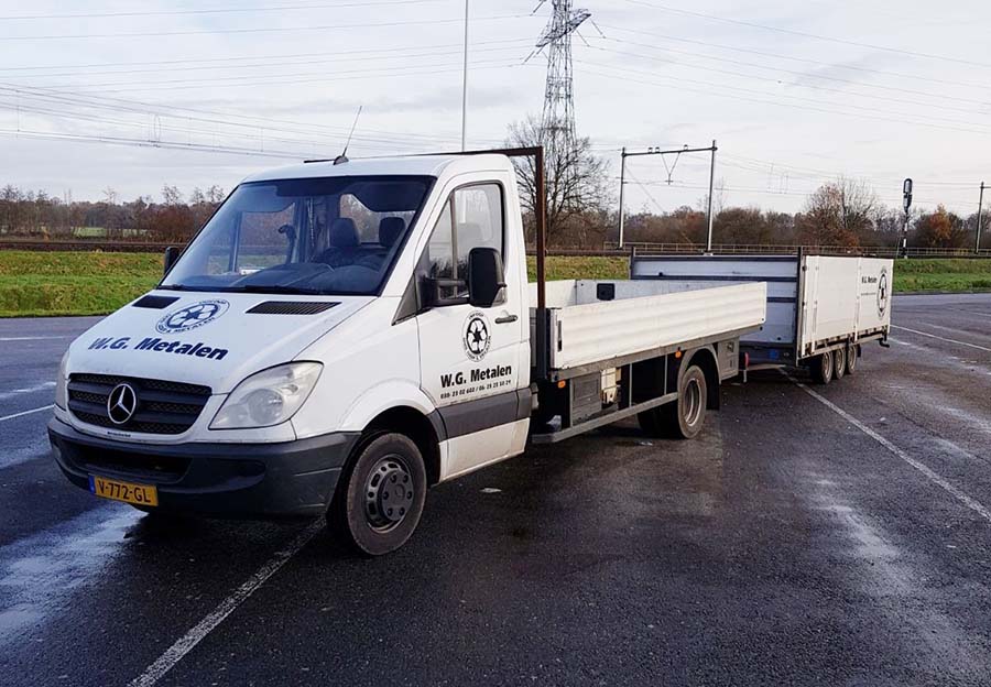 De ophaaldienst van WG Metalen in Zwolle zamelt in heel Nederland oud ijzer in.